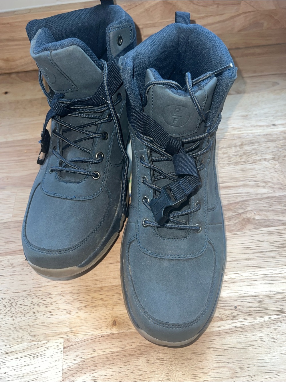 Reserved Men's Navy Hiking Boots